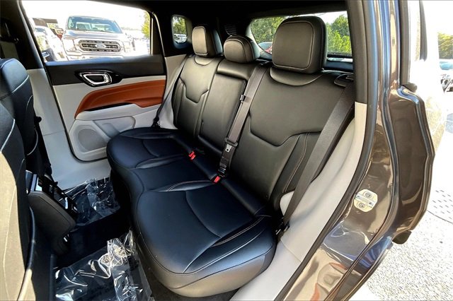 Certified 2023 Jeep Compass Limited image 25