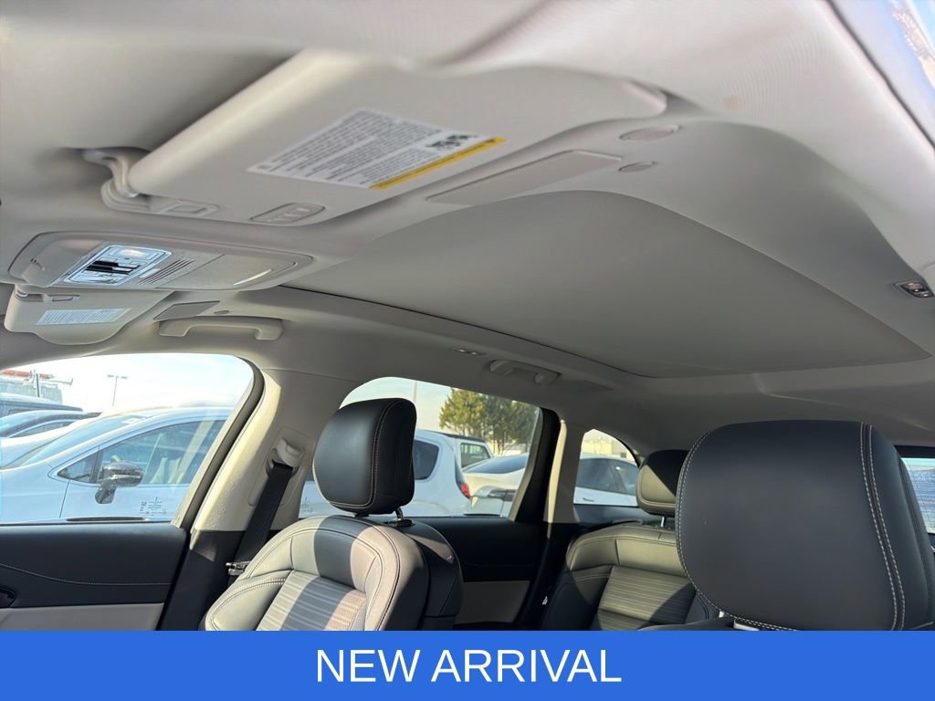 Used 2025 Lincoln Nautilus Reserve image 18