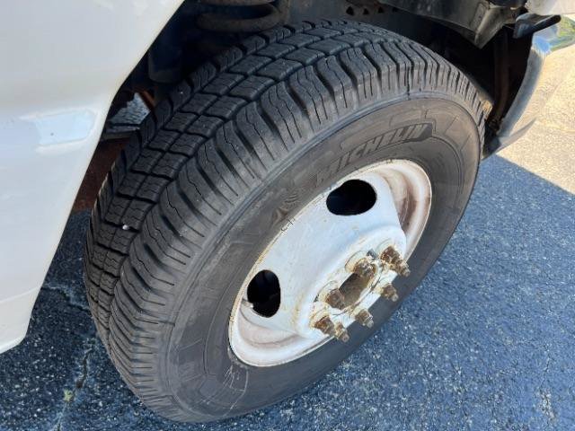 Used 2011 Ford E-450 and Econoline 450 Super Duty RWD image 12