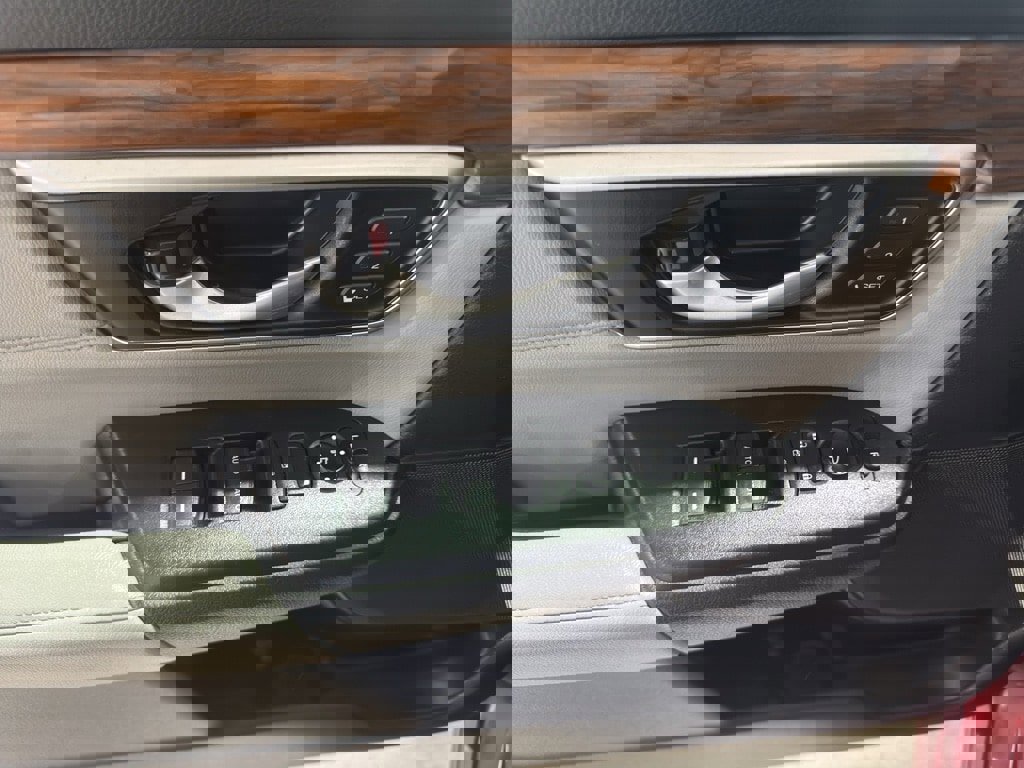 Used 2022 Honda CR-V Touring image 9