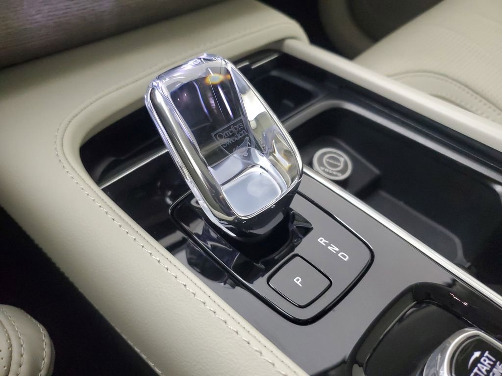 Used 2024 Volvo XC90 B6 Ultimate w/ Protection Package image 34