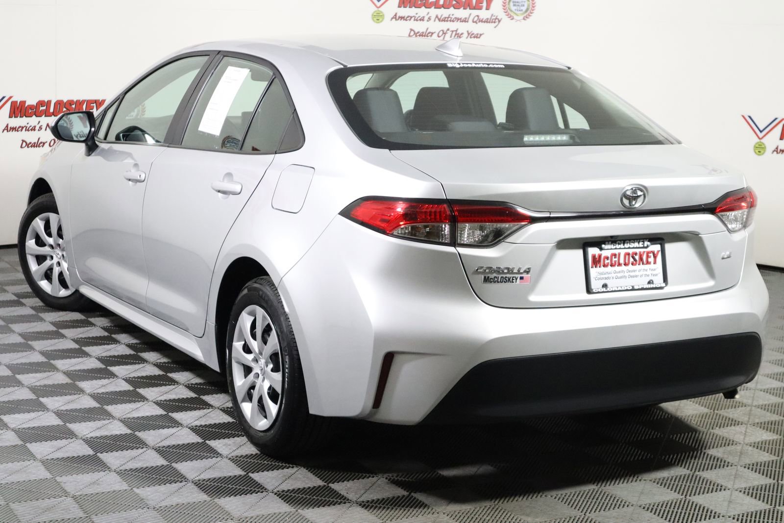 Used 2025 Toyota Corolla LE image 12