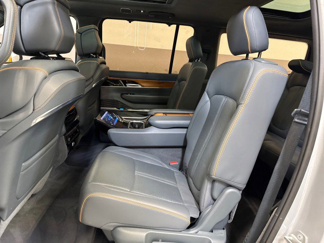 Used 2022 Jeep Grand Wagoneer Series II w/ Premium Group II image 42