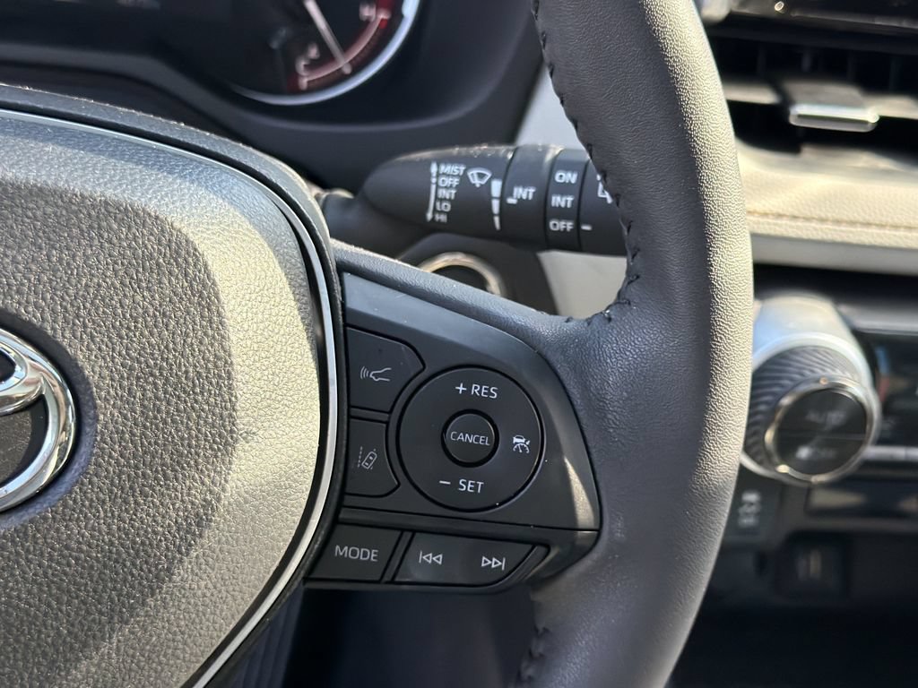 Used 2025 Toyota RAV4 XLE Premium FWD image 22