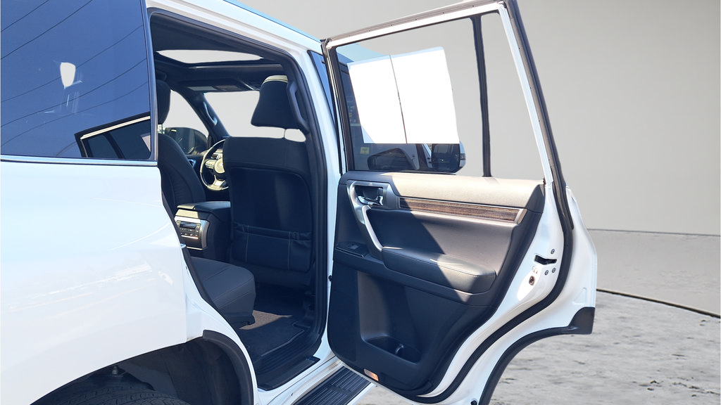 Used 2023 Lexus GX 460 Premium w/ Premium Package AWD/4WD image 25