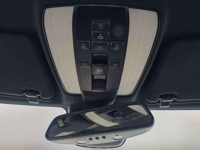 Used 2014 Mercedes-Benz E 350 4MATIC Sedan image 32