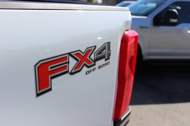 Used 2025 Ford F250 XLT w/ FX4 Off-Road Package AWD/4WD image 5