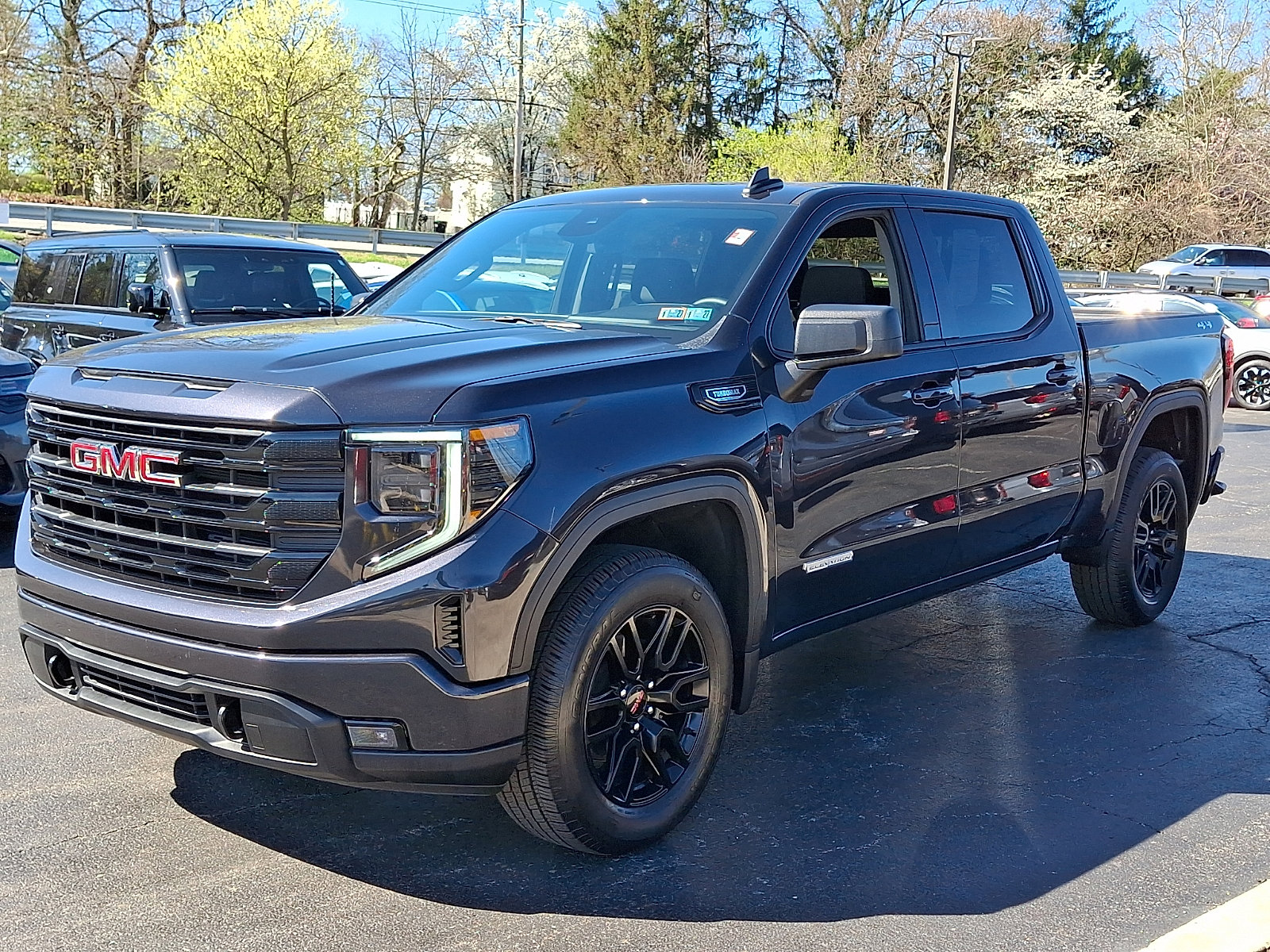 Used 2025 GMC Sierra 1500 Elevation AWD/4WD image 3