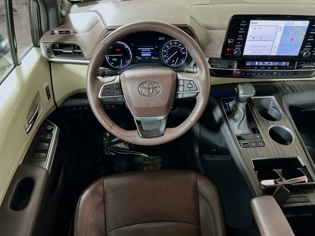 Certified 2024 Toyota Sienna Platinum FWD image 21
