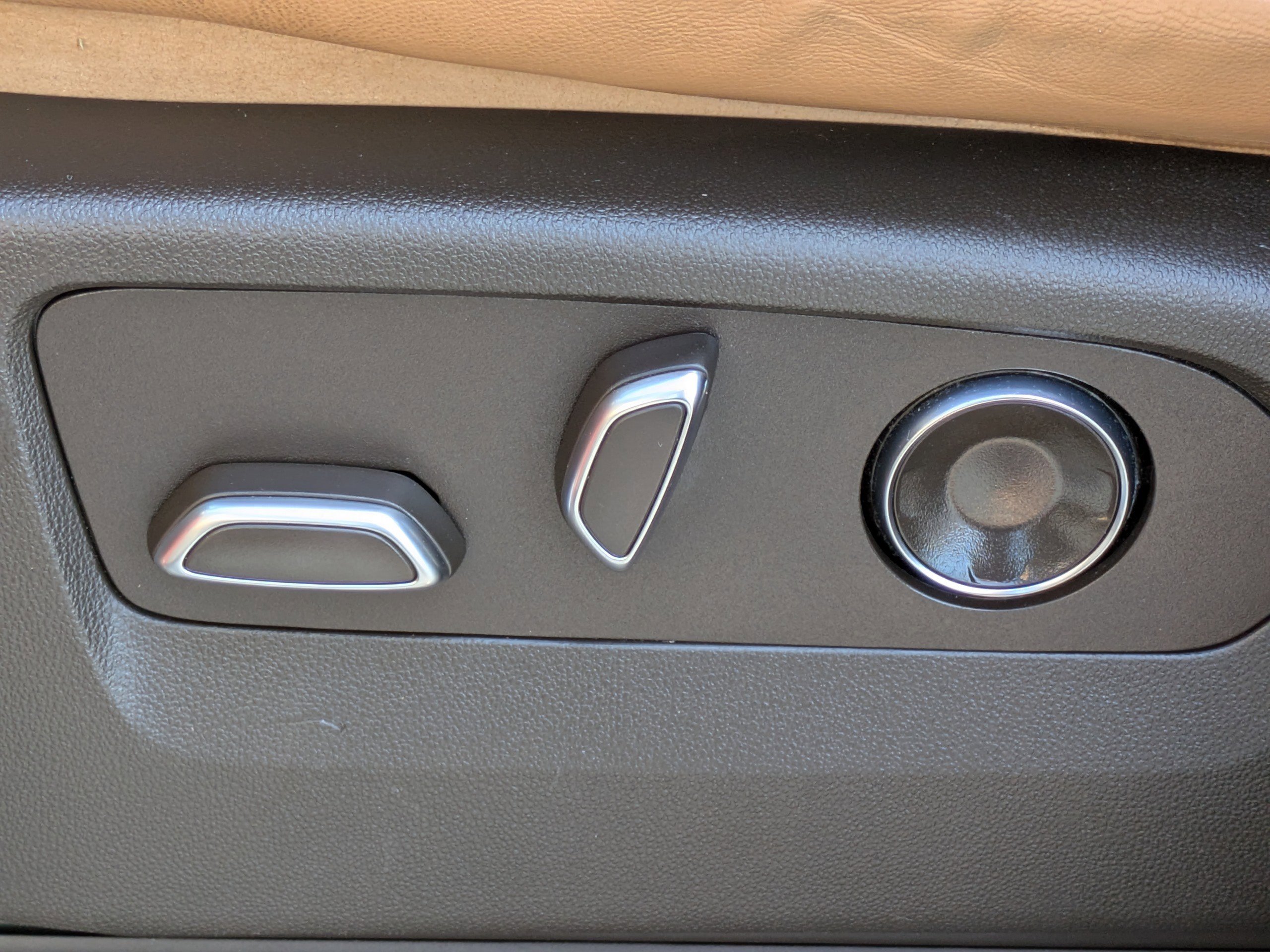 Used 2021 Cadillac Escalade ESV Premium Luxury w/ Driver Assist Tech Package image 19