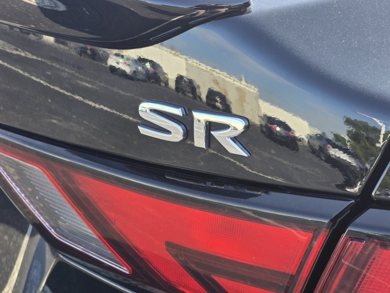Used 2023 Nissan Sentra SR w/ Trunk Package FWD image 9
