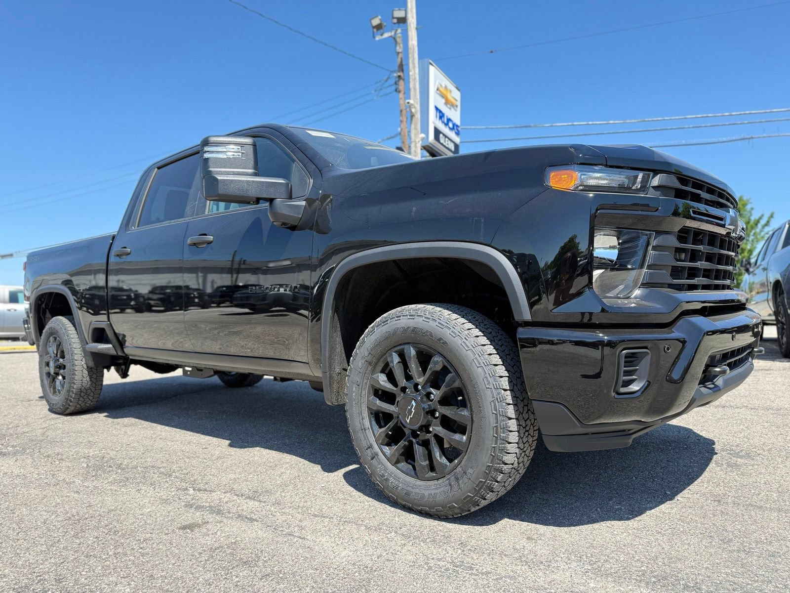 New 2026 Chevrolet Silverado 2500 Custom w/ Custom Value Package AWD/4WD image 8