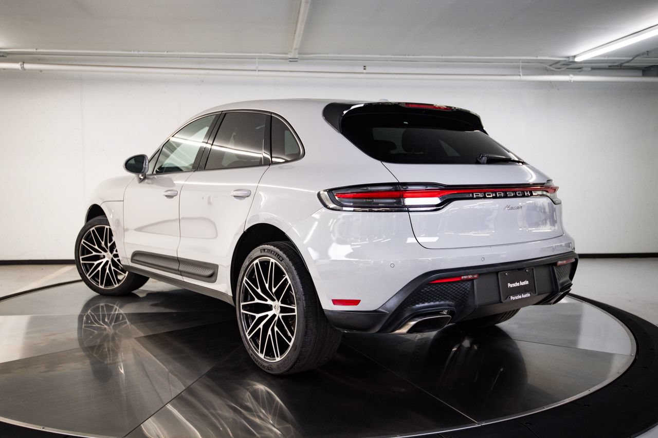 Certified 2023 Porsche Macan AWD/4WD image 3