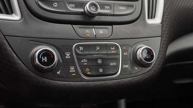 Used 2024 Chevrolet Malibu LT FWD image 23