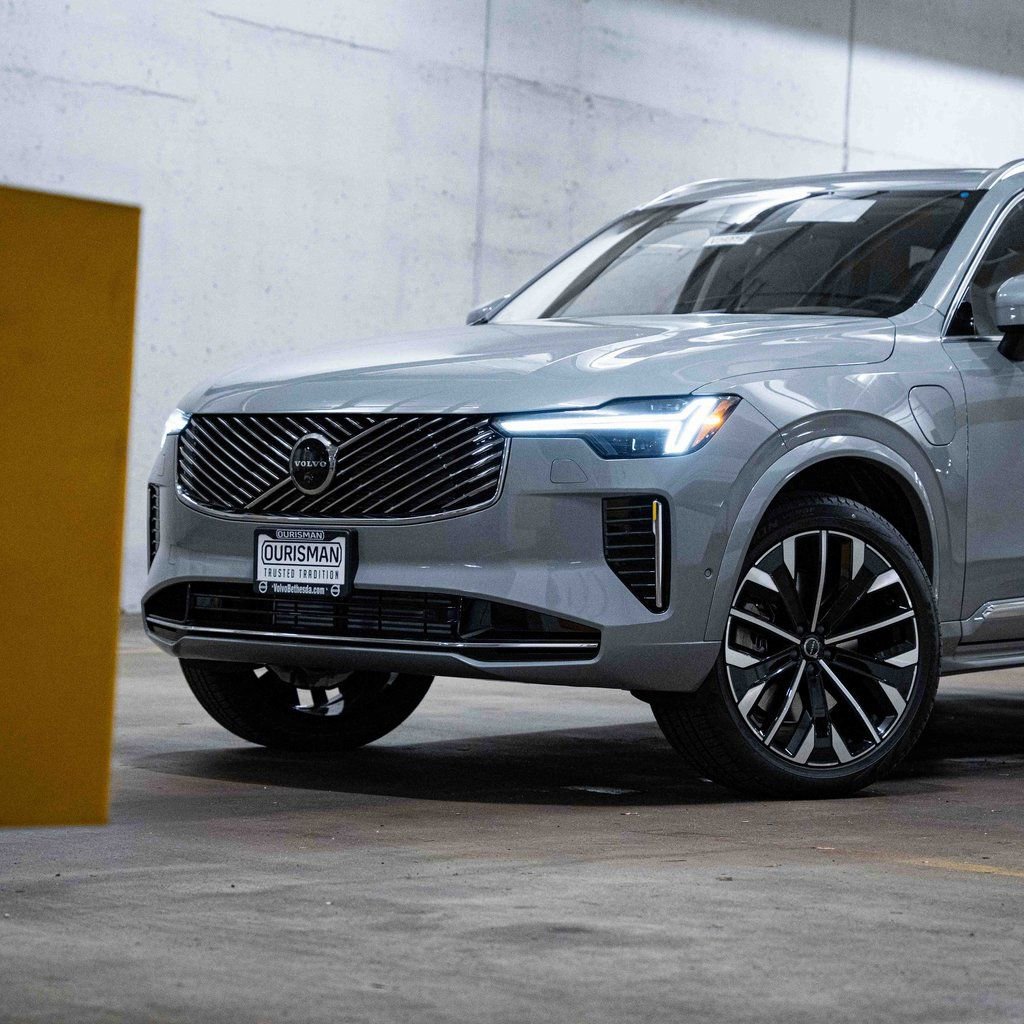 New 2026 Volvo XC90 T8 Ultra w/ Protection Package Premier image 2