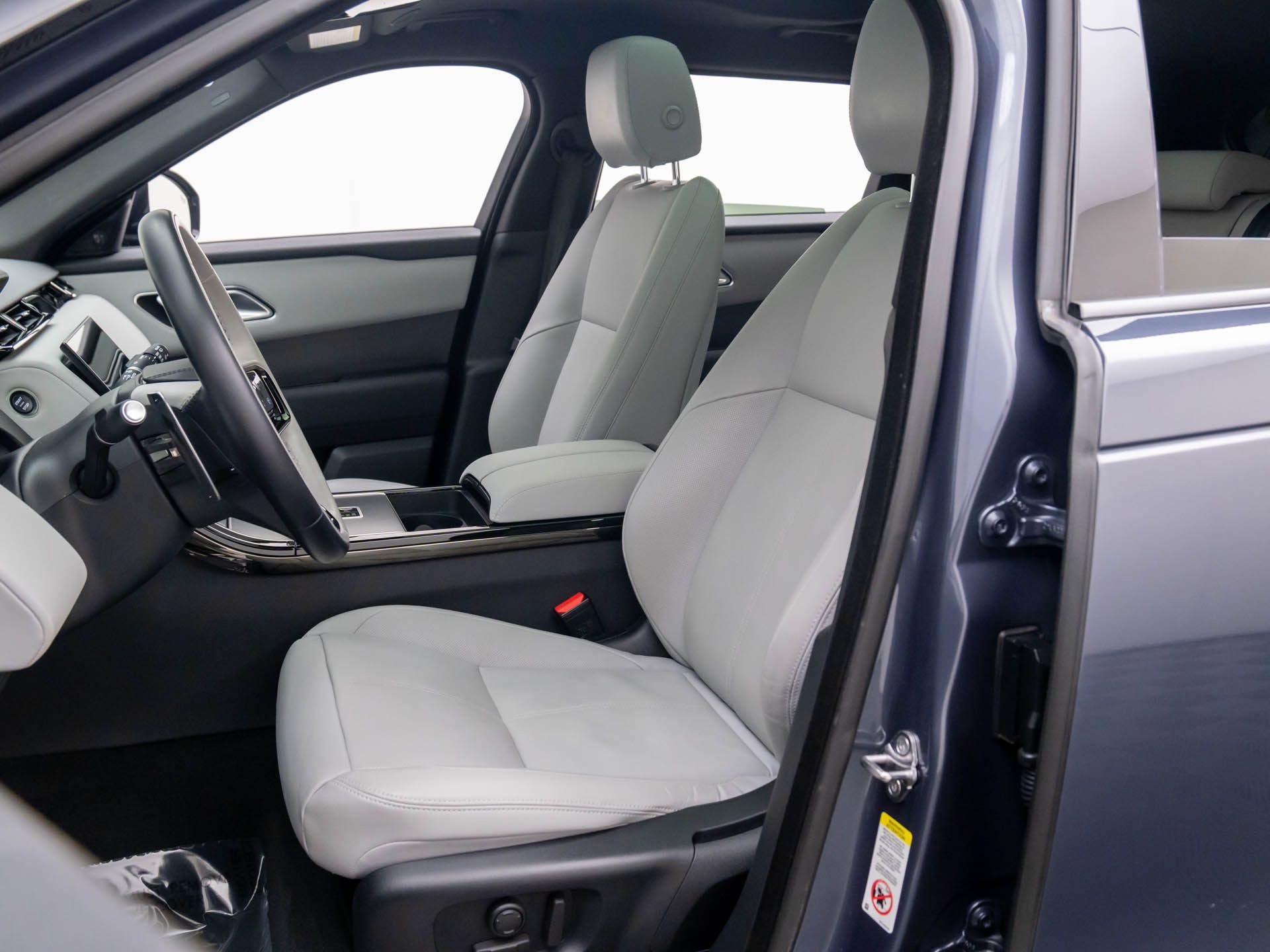 Used 2024 Land Rover Range Rover Velar Dynamic SE image 14