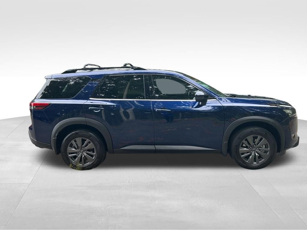 Used 2023 Nissan Pathfinder SV w/ SV Premium Package AWD/4WD image 7