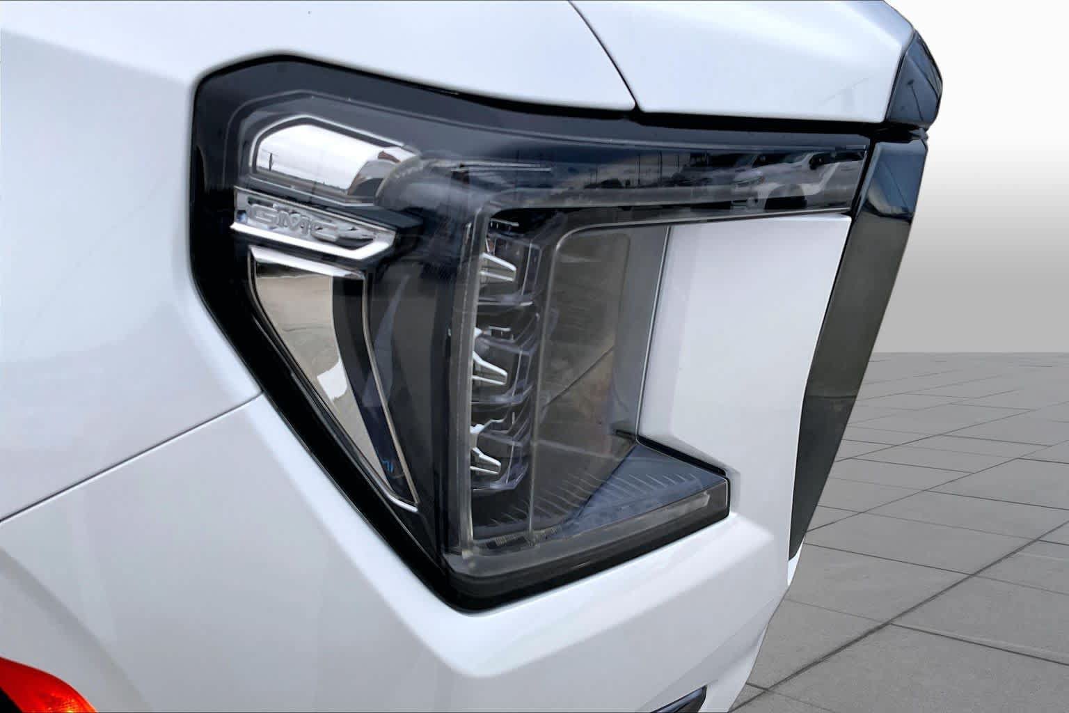 Used 2024 GMC Yukon Denali Ultimate AWD/4WD image 27