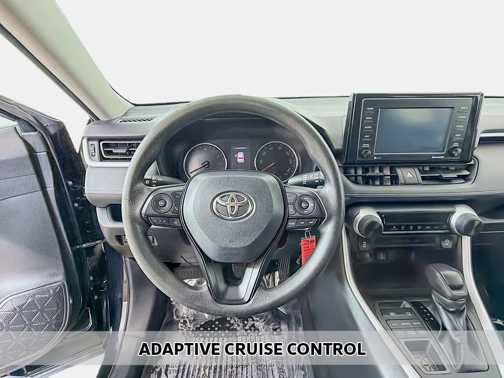 Used 2021 Toyota RAV4 LE image 3