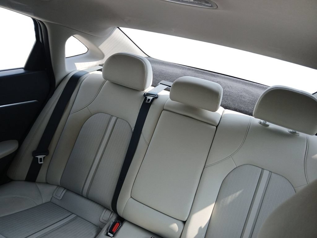 Used 2023 Hyundai Sonata SEL FWD image 12