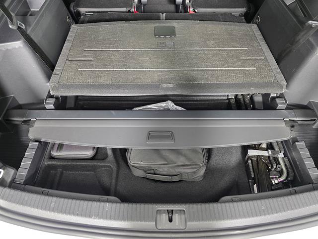 Used 2024 Volkswagen Atlas Peak Edition SEL AWD/4WD image 25