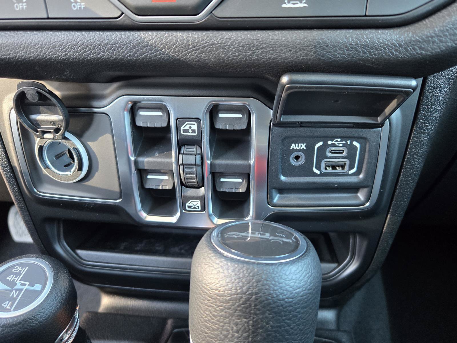 New 2026 Jeep Gladiator Sport AWD/4WD image 15