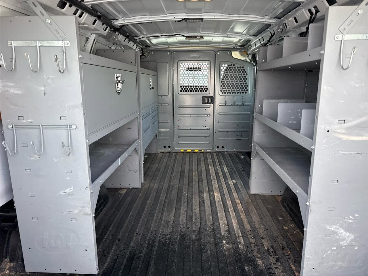 Used 2015 Chevrolet Express 2500 image 18