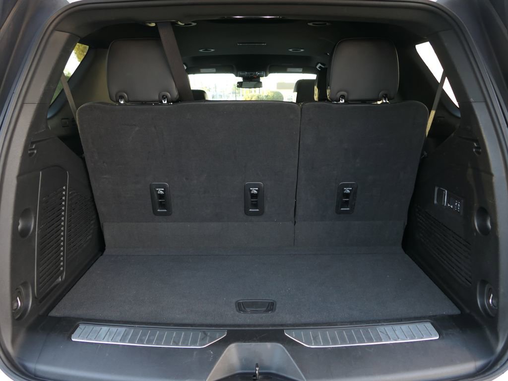 Used 2025 GMC Yukon Denali image 24