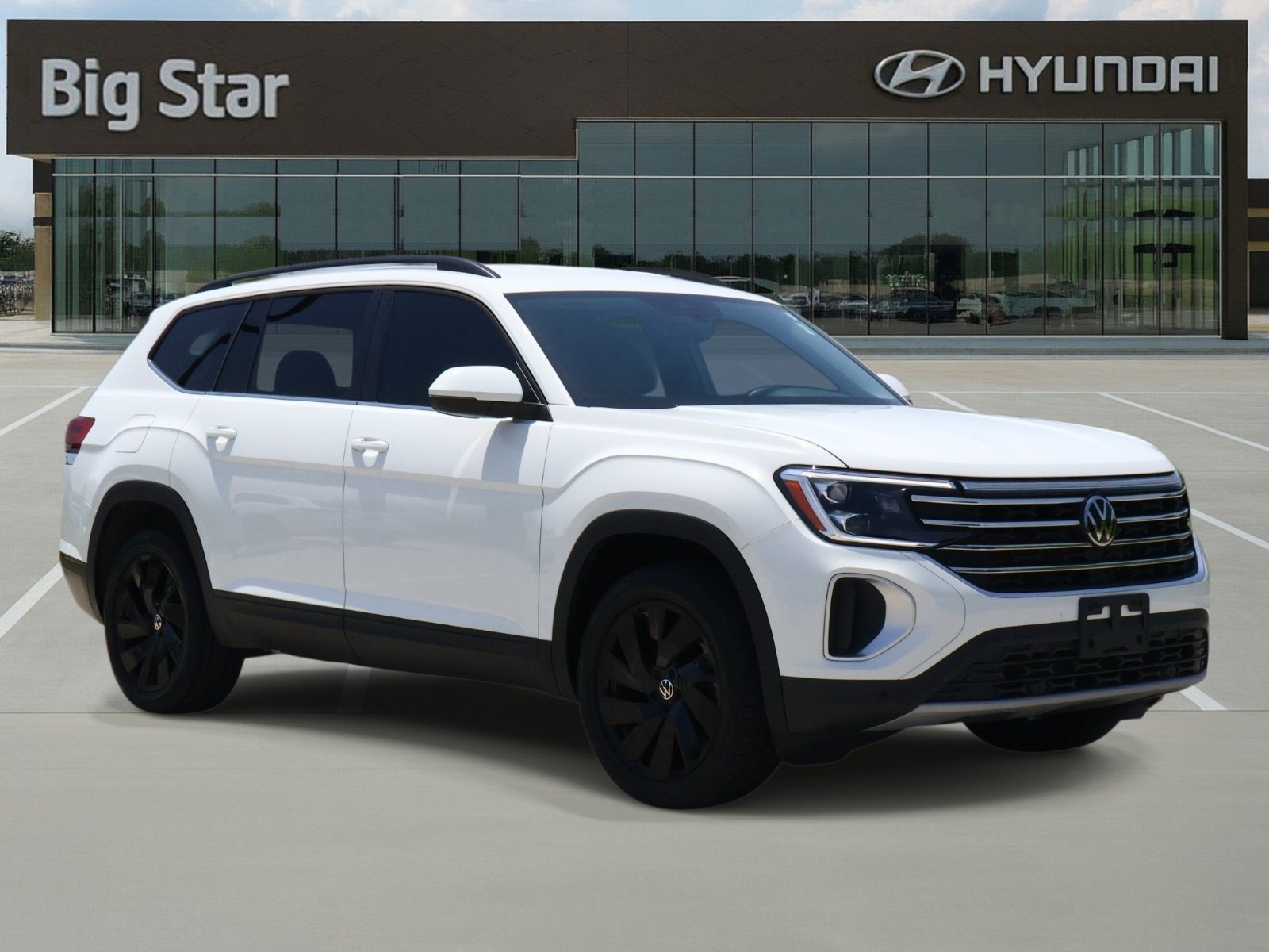 Used 2025 Volkswagen Atlas SE FWD image 6