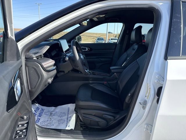 Used 2025 Jeep Compass Trailhawk image 20