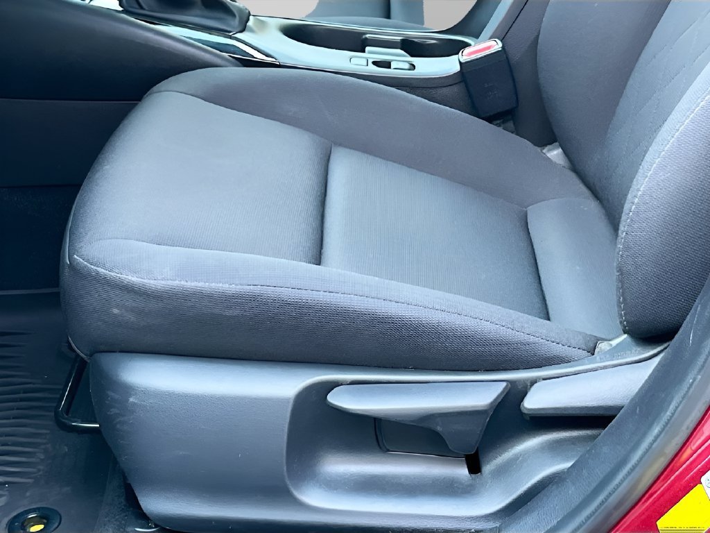 Used 2025 Toyota Corolla LE FWD image 19