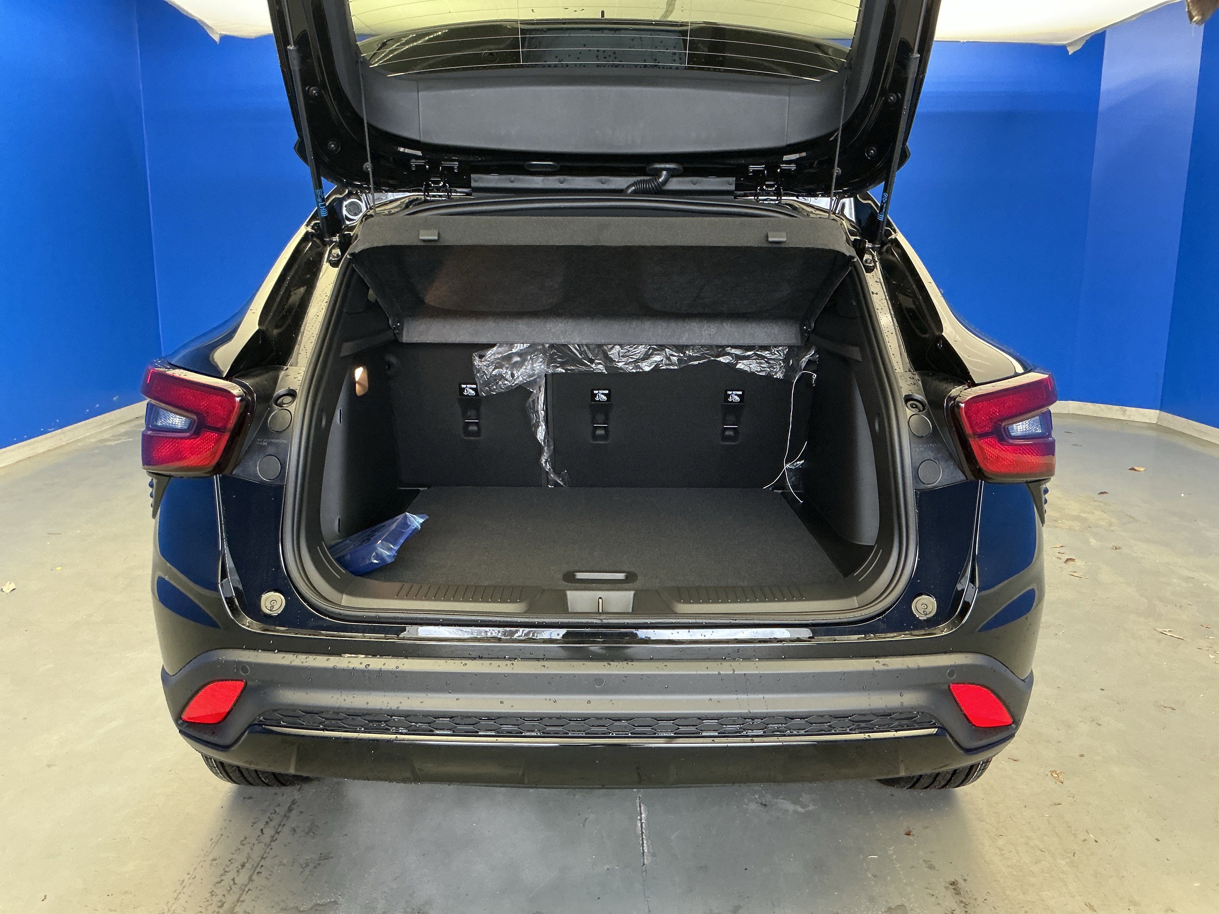 Used 2026 Chevrolet Trax RS w/ Sunroof Package FWD image 27