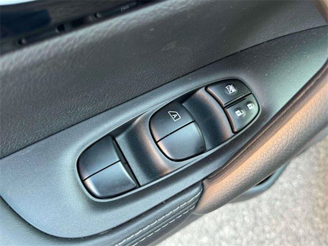 Used 2022 Nissan Rogue Sport SV w/ Technology Package AWD/4WD image 16