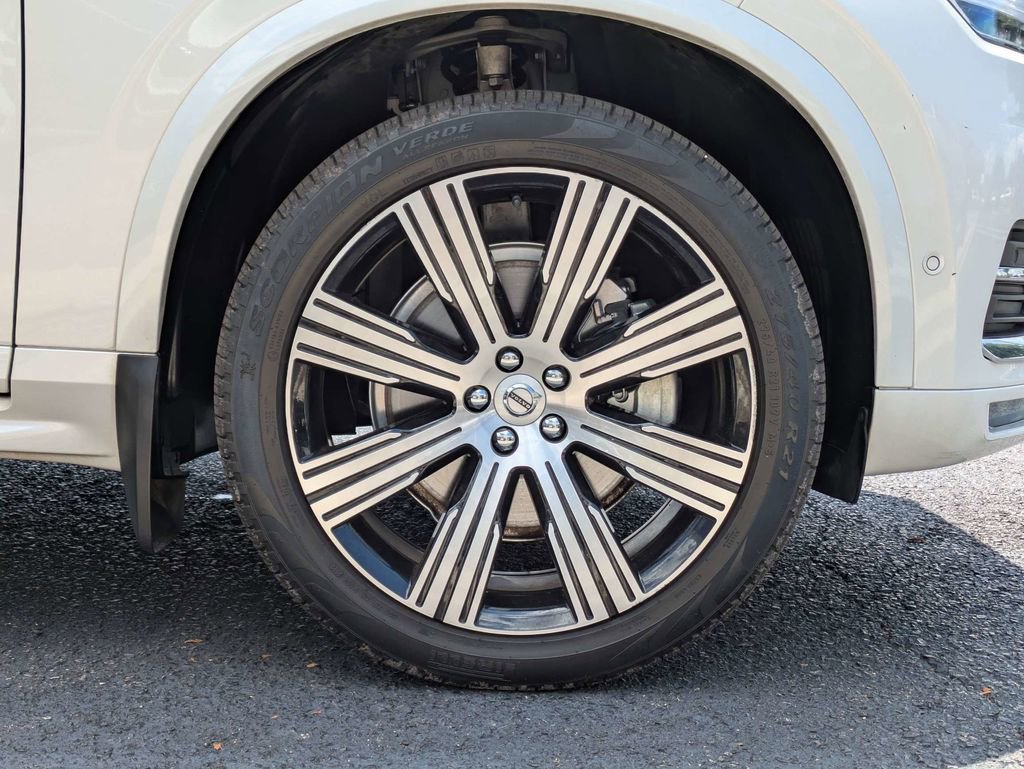 Certified 2024 Volvo XC90 B5 Plus w/ Protection Package AWD/4WD image 11