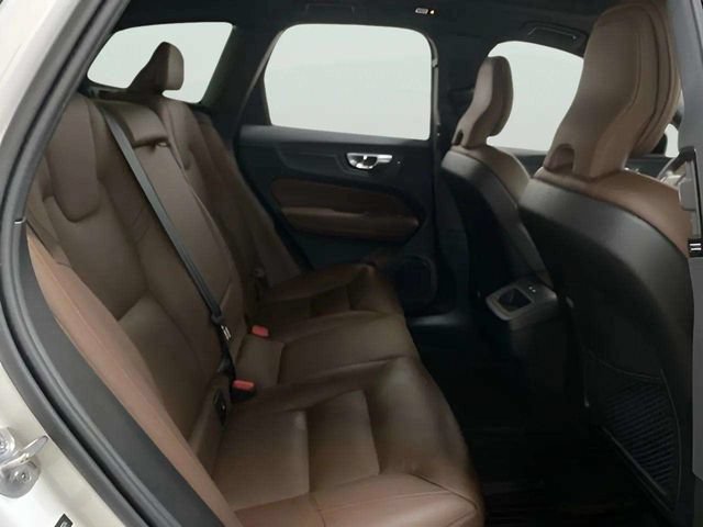 Used 2024 Volvo XC60 B5 Plus w/ Protection Package Premier AWD/4WD image 25