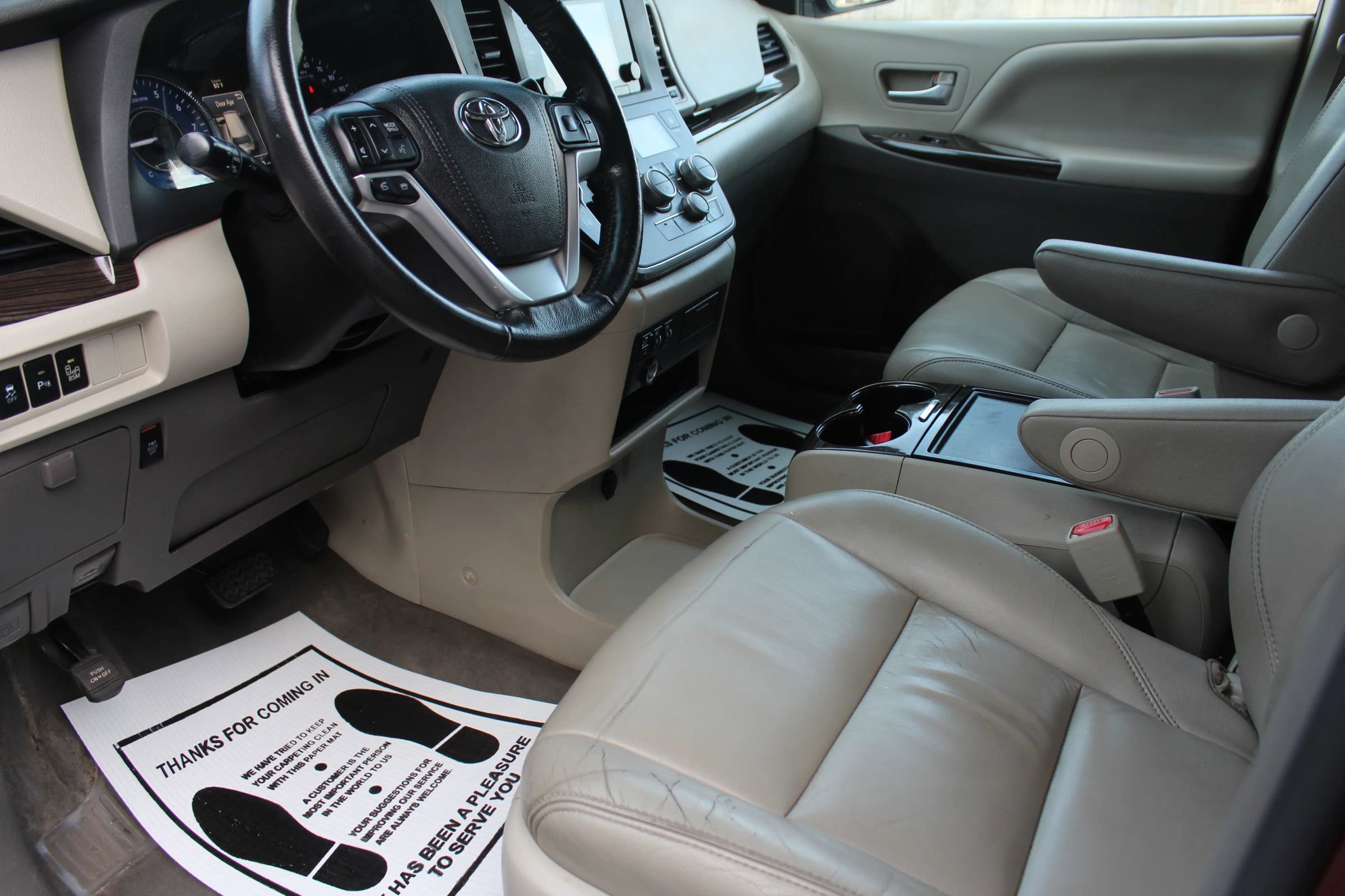 Used 2015 Toyota Sienna XLE Premium image 11