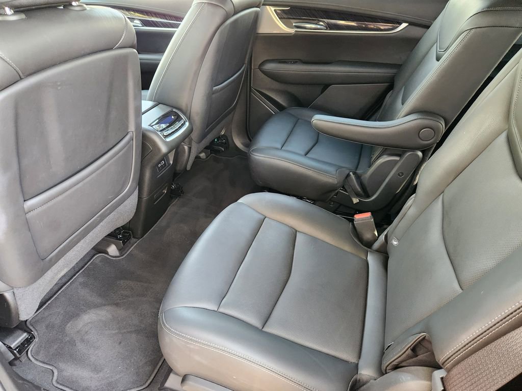 Used 2025 Cadillac XT6 Premium Luxury image 30