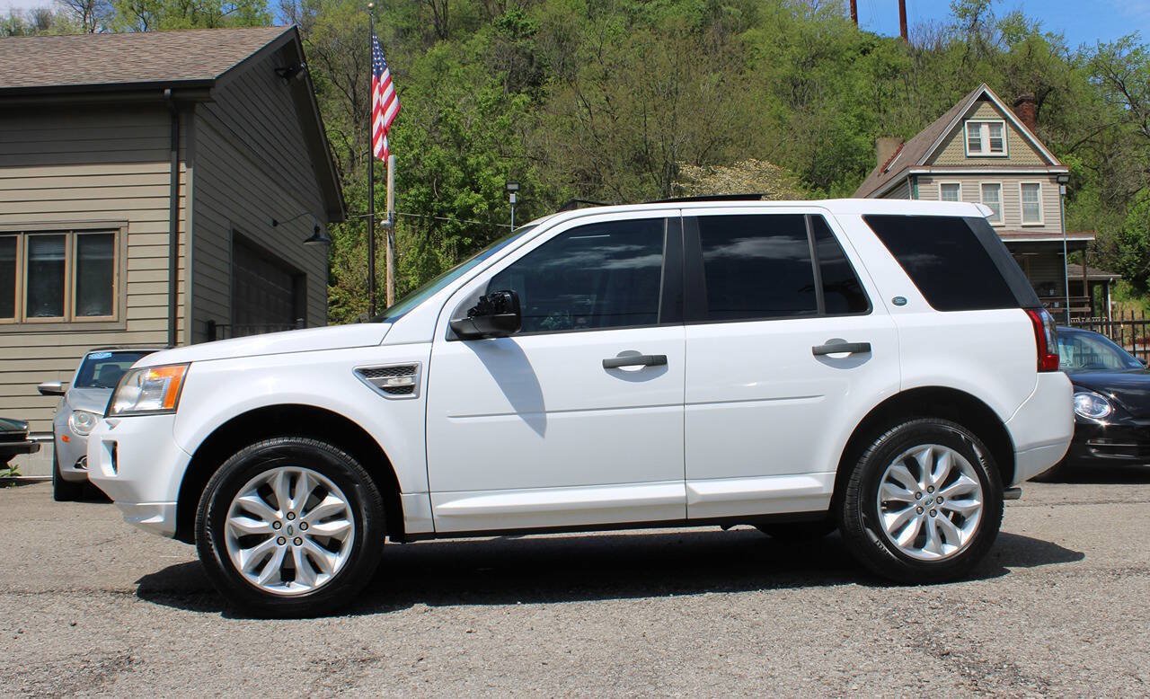 Used 2011 Land Rover LR2 HSE AWD/4WD image 4
