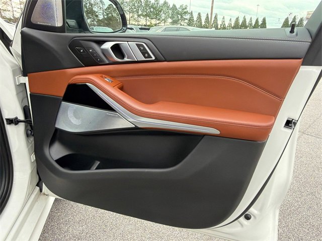 Used 2025 BMW X7 M60i image 14