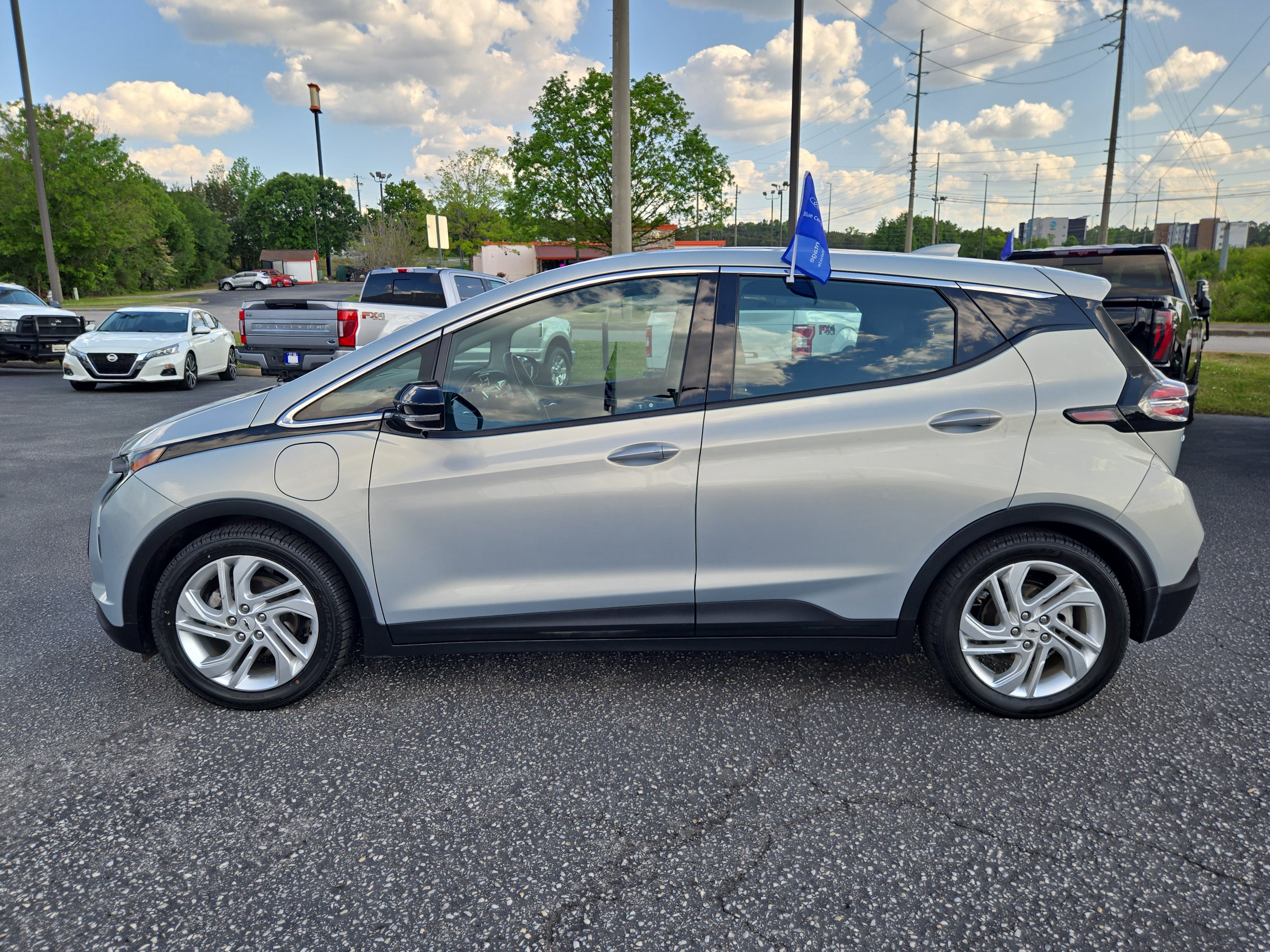 Used 2023 Chevrolet Bolt LT w/ Driver Confidence Package FWD image 11