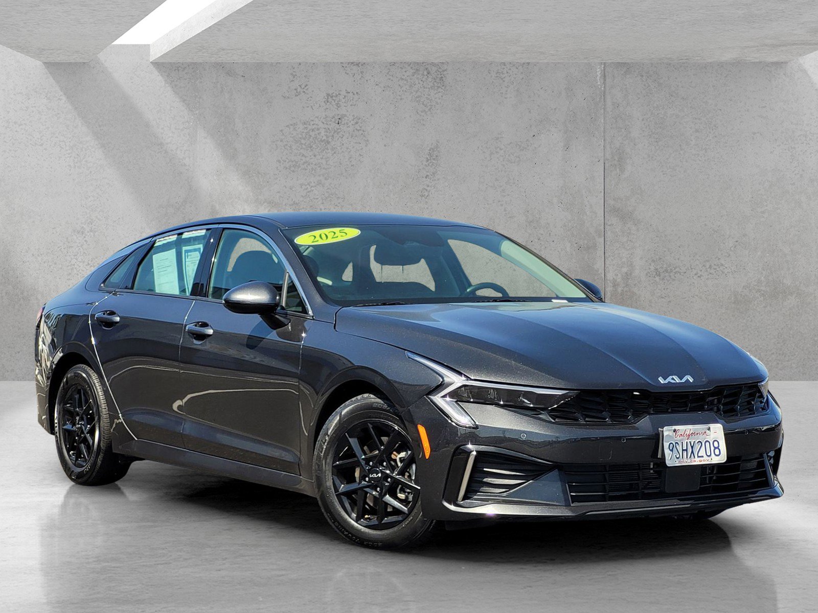 Used 2025 Kia K5 LXS image 1