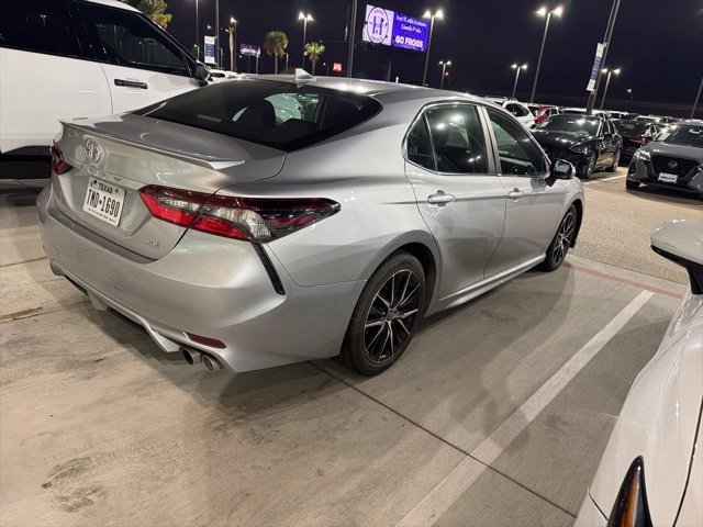 Used 2021 Toyota Camry SE image 5