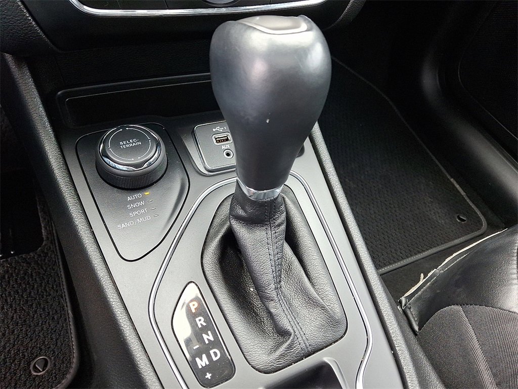 Used 2021 Jeep Cherokee Latitude Lux 80th Anniv w/ Quick Order Package 26U 80TH image 15