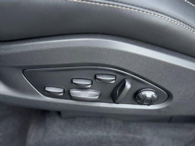 New 2025 Porsche Macan Turbo Electric image 16