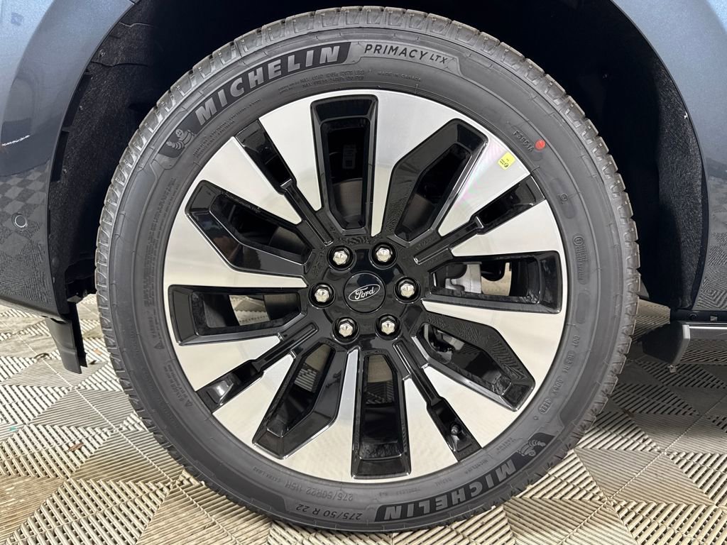 New 2025 Ford Expedition Platinum w/ Driver's Package image 17