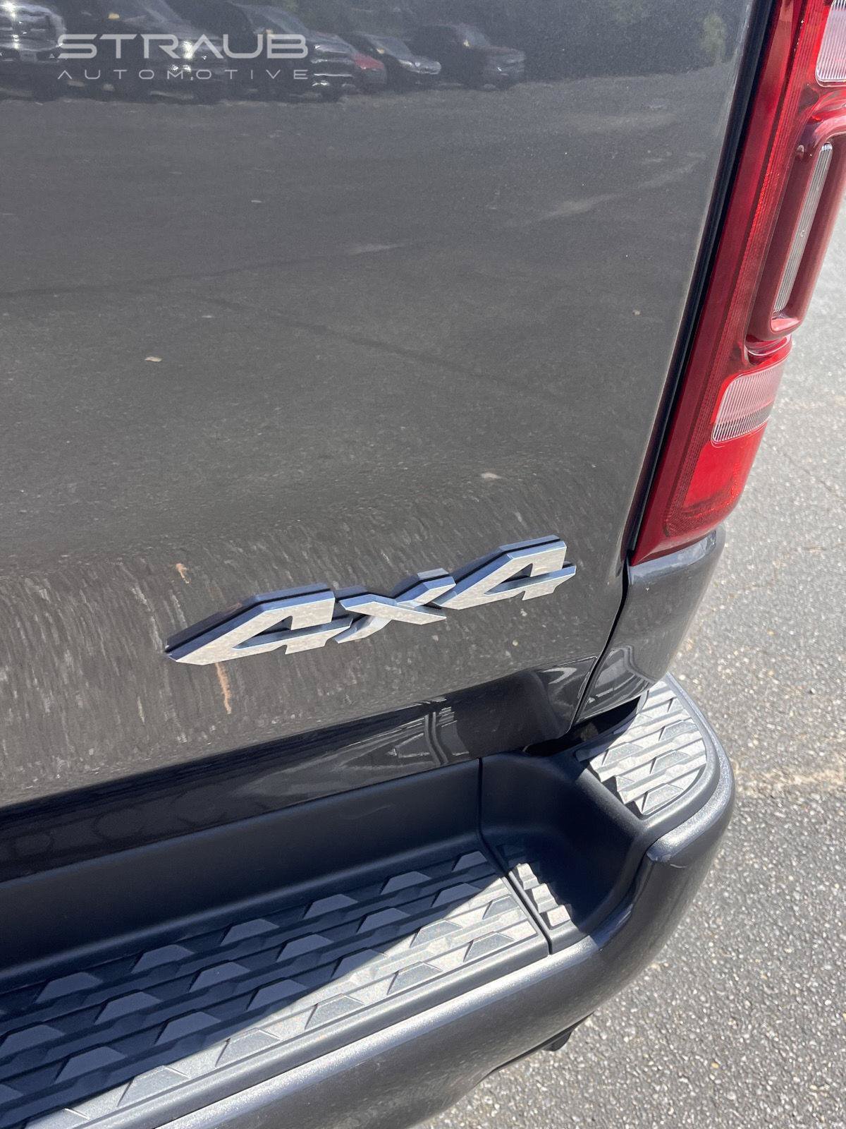 Used 2023 RAM 1500 Laramie AWD/4WD image 15