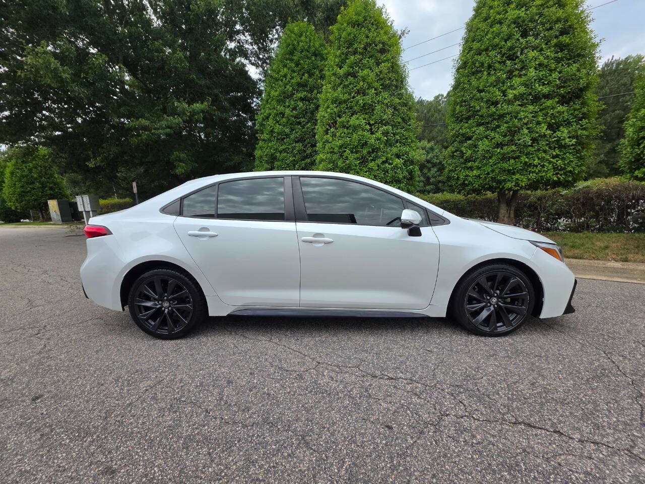 Used 2023 Toyota Corolla XSE FWD image 6