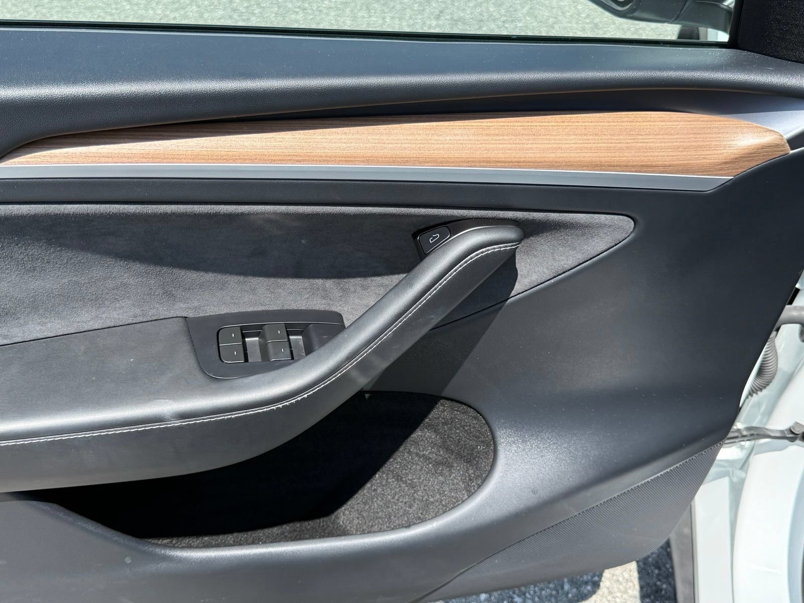Used 2024 Tesla Model Y Long Range AWD/4WD image 20