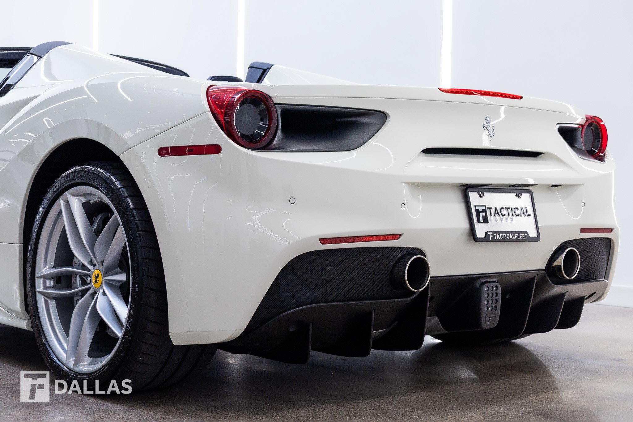 Used 2018 Ferrari 488 Spider RWD image 6