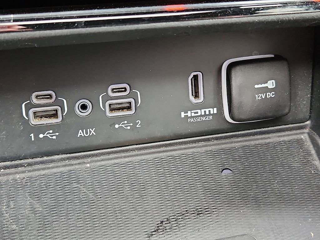 Used 2024 Jeep Grand Cherokee Summit w/ Luxury Tech Group V image 18